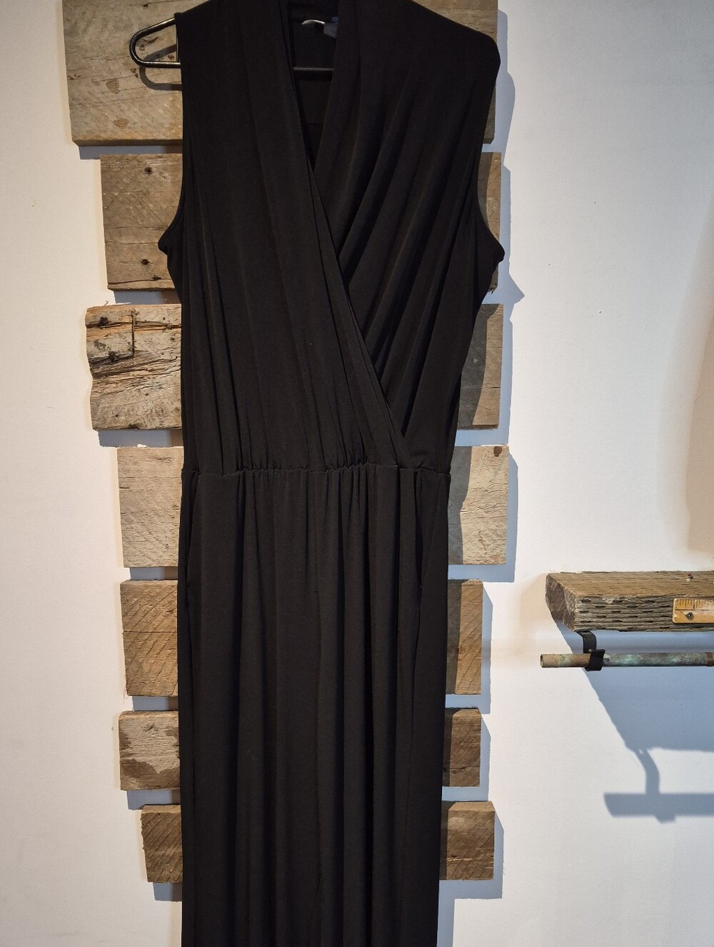 Sleeveless Black Jumpsuit with Wide Leg - Picture 5 of 5